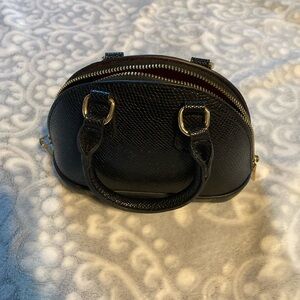 Elegant Black Textured Handbag